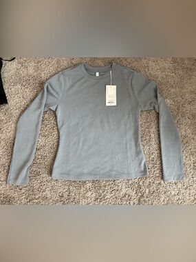 7 Diamonds Rev Long Sleeve Tee in Light Blue-Gray
